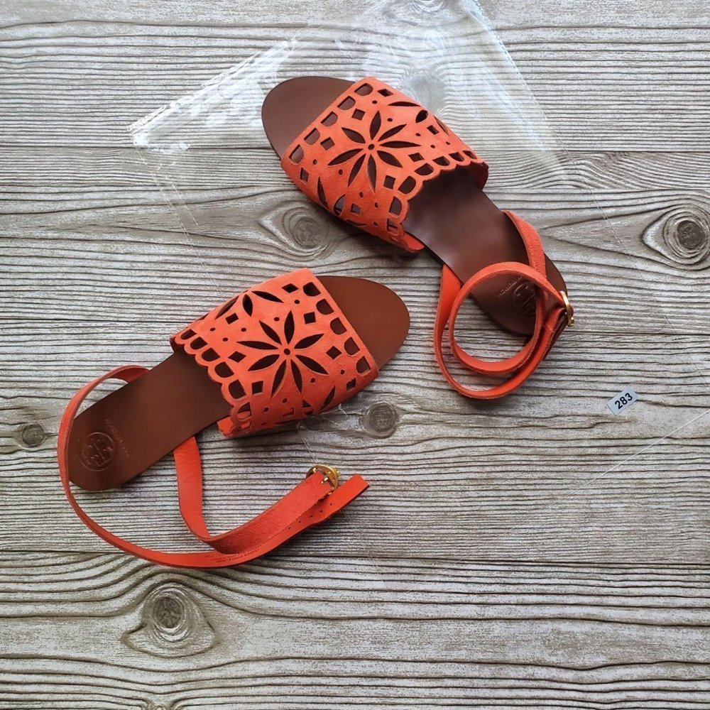 G283 - NWOT - TORY BURCH May Eyelet Suede Flat San